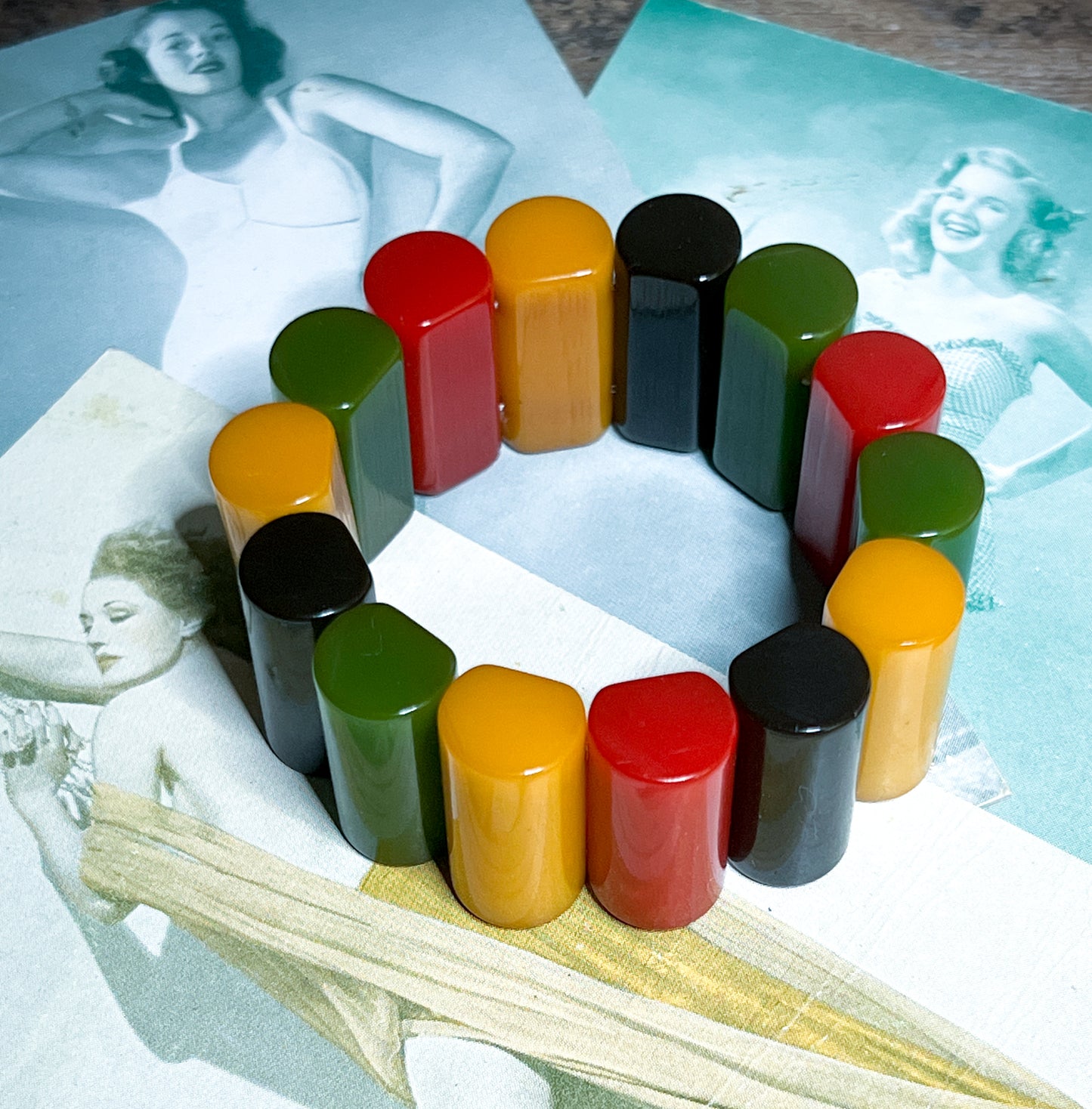 Rare Bakelite Stretch Bracelet, Iconic Art Deco Design