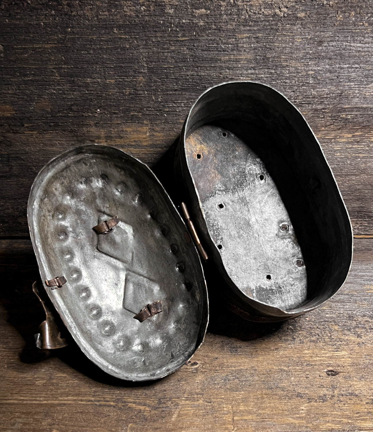 Sweet Turkish Bath Soap Tin, Circa 1900