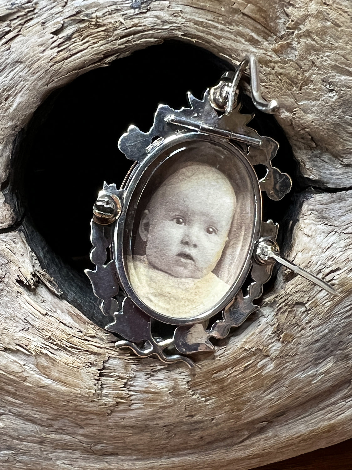 Absolutely Charming 19th Century Brooch/Pendant w/ Porcelain Enamel Painting